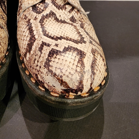 Vince Camuto “Mecale” Leather Python Snake Print Combat Boots | Size 8.5 | NWOB - Picture 8 of 16